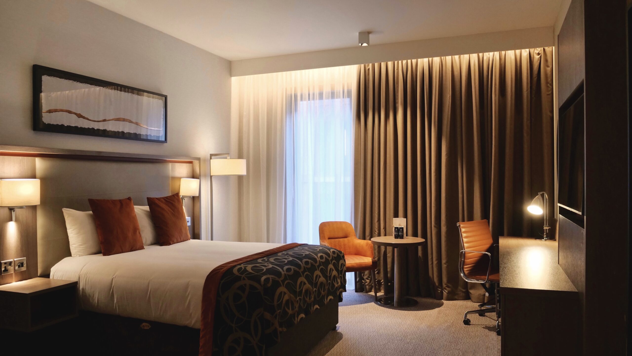 https://www.pro-manchester.co.uk/wp-content/uploads/2025/05/Deluxe-Double.King-Room.jpg